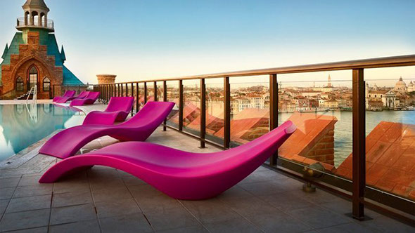 transat de jardin en polyéthylène rotomoulé